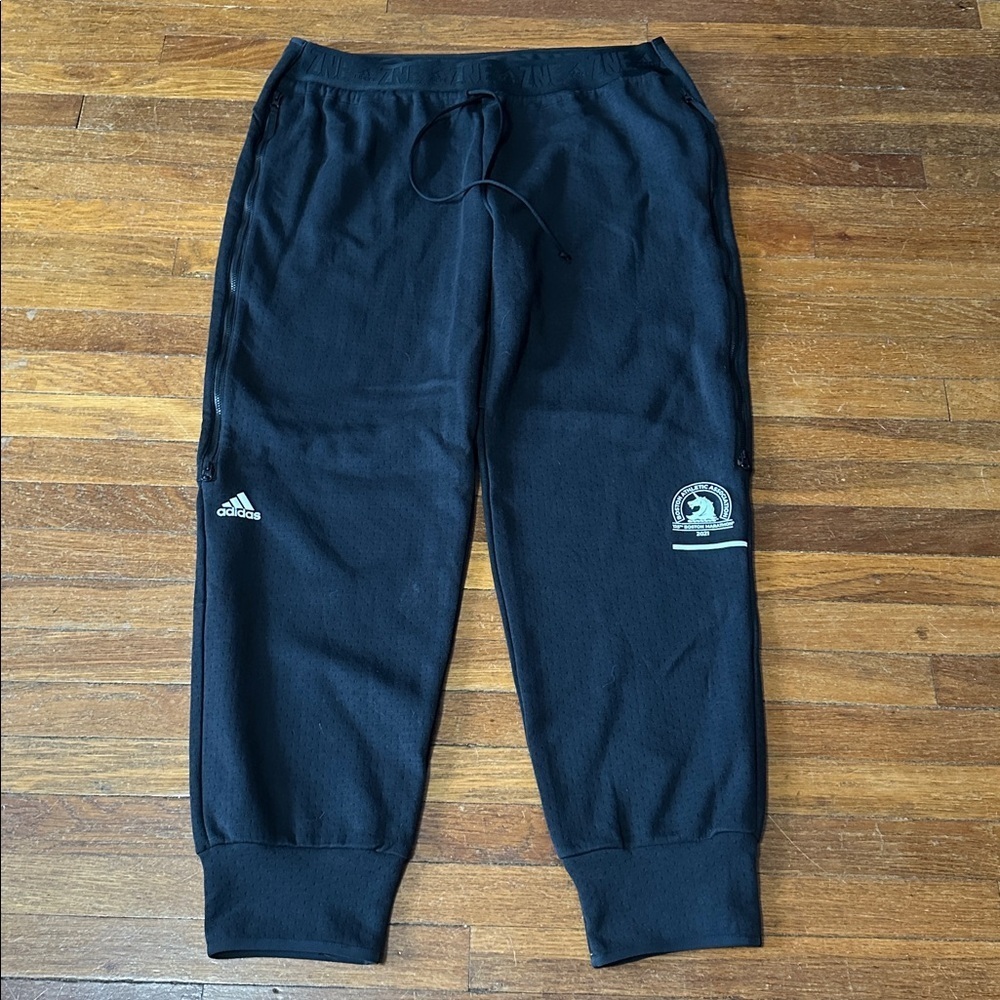 Adidas Boston Marathon Women’s Running Carrera Jogger Pants, XL, NWT